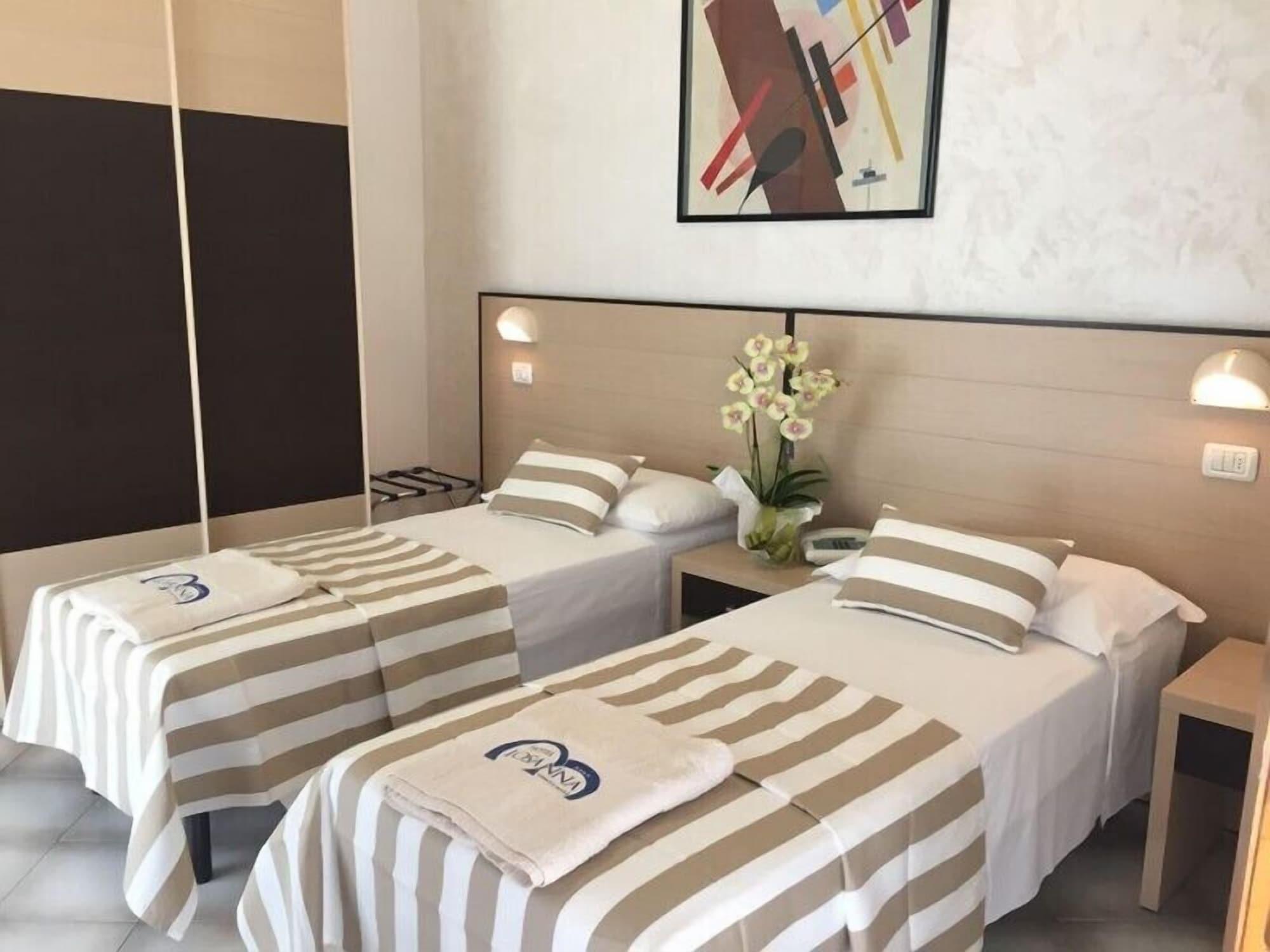 Hotel Losanna Gabicce Mare Ngoại thất bức ảnh