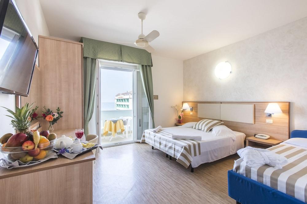 Hotel Losanna Gabicce Mare Ngoại thất bức ảnh